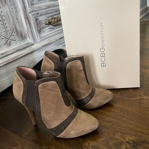 BCBGeneration Laddies Suede Brown booties- sz 7